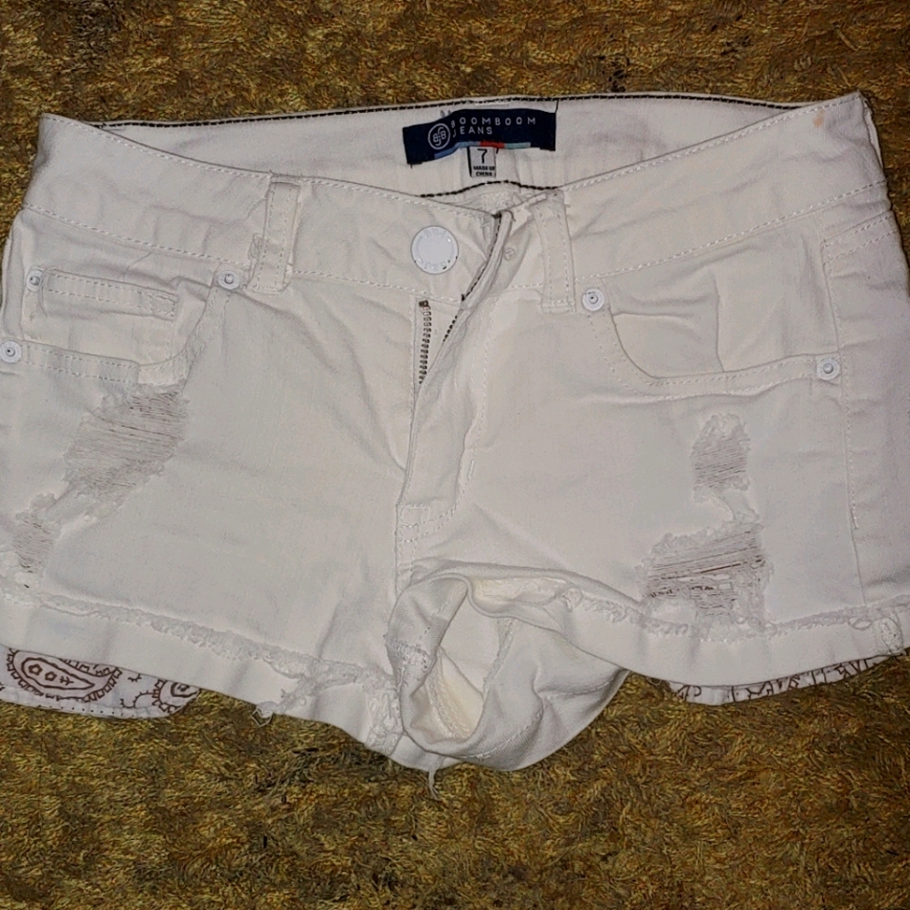Distressed white jeans shorts